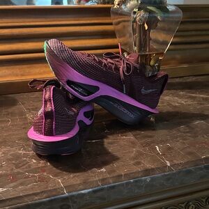 Nike FLYPLATE ZOOM X/AIR ZOOM Burgundy/Maroon  Sz US 7 (Slip on Sneaker)